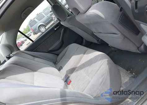 2005 Honda Civic Lx from USA, damaged, VIN 2HGES16605H533536